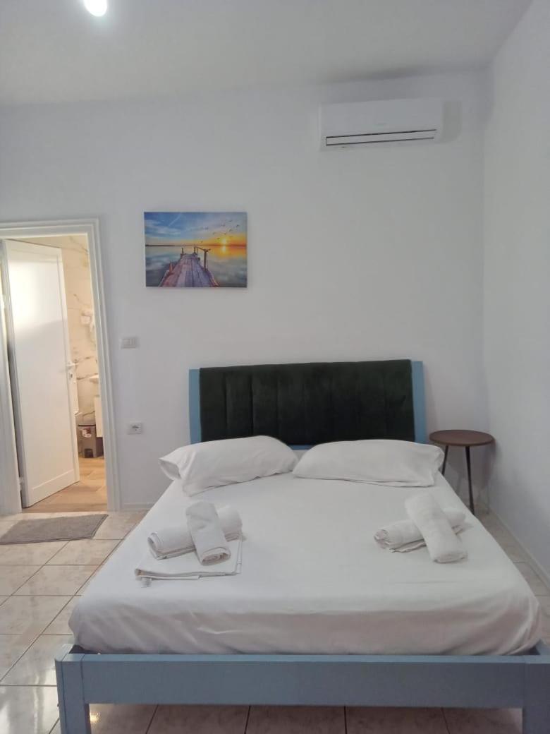 Vila Pasha Saranda Szoba fotó